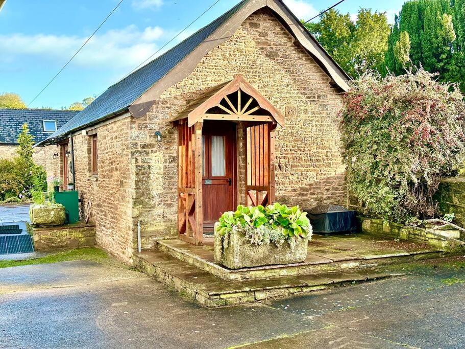 Detached One Level Stone Barn Villa Llangwm-Isaf ภายนอก รูปภาพ
